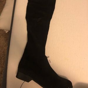 knee high black boots